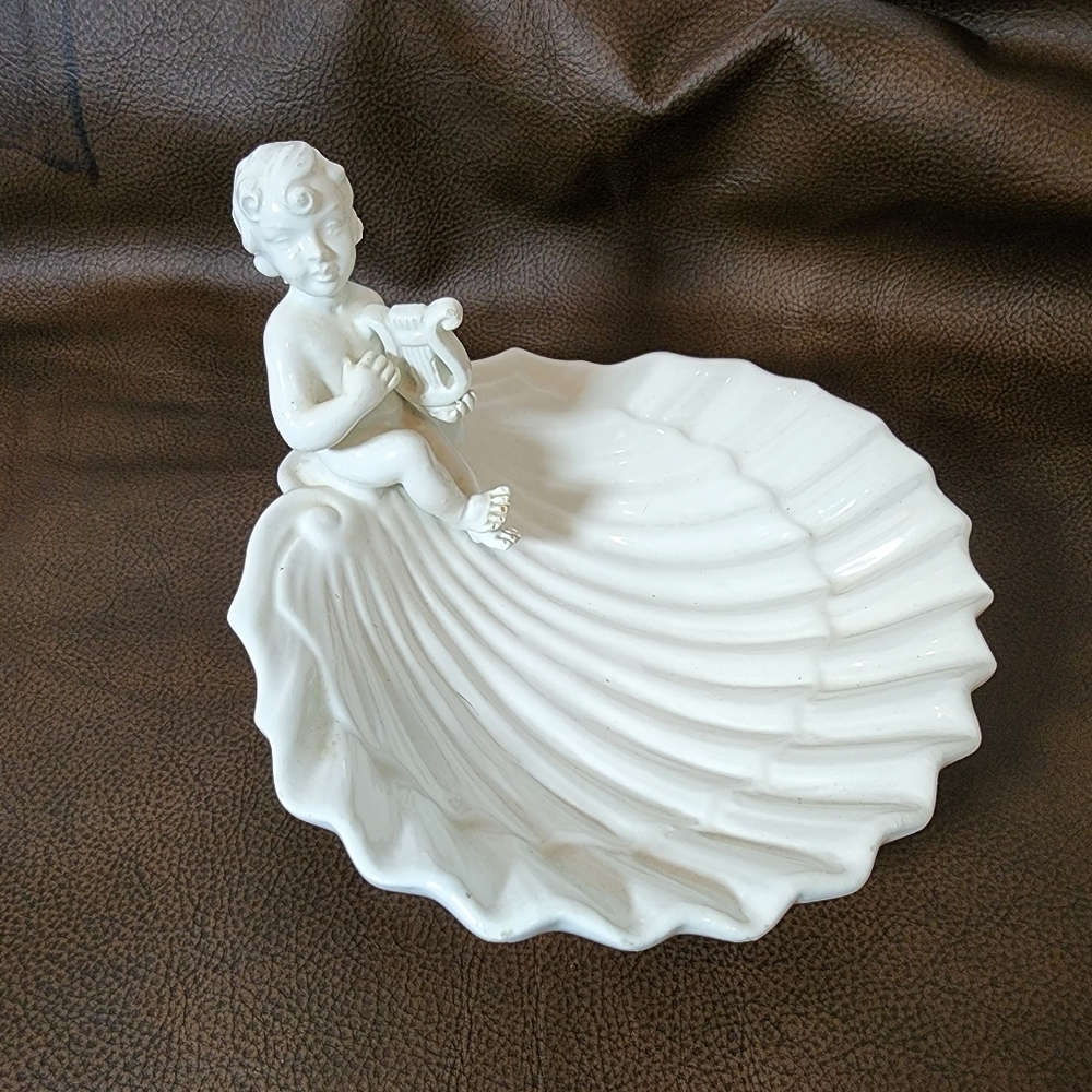 White ceramic Cherub on Clamshell Trinket Keys or Coin Dish Made in Italy